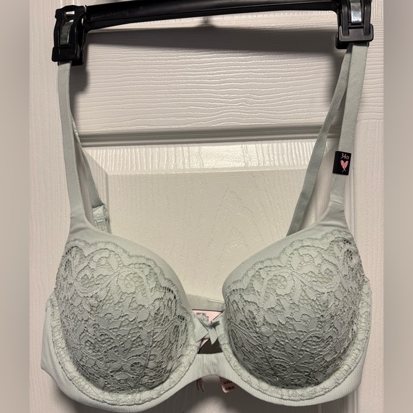 Victoria’s Secret Body by Victoria lined demi bra. Size 34D. NWT!! - Picture 2 of 10